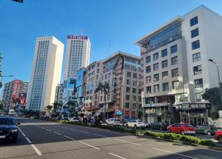 للبيع مكتب بهضبة