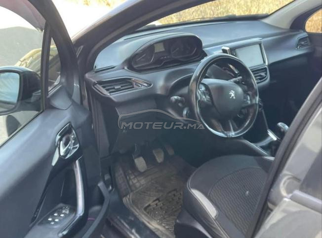 Peugeot 208 Diesel Manuelle 2016 à Fès