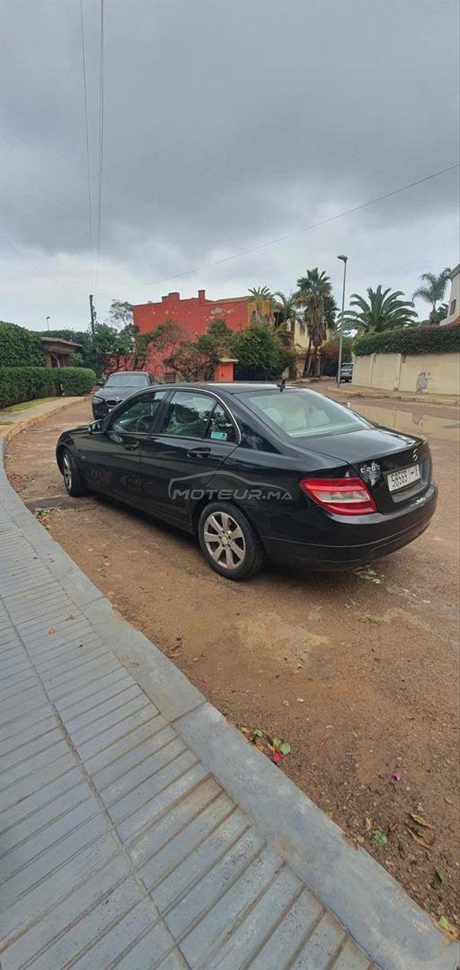 Vend Mercedes 200 (premiere main)
