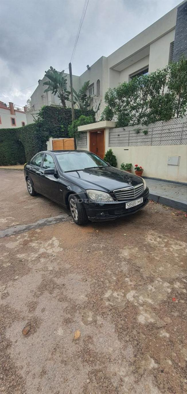 Vend Mercedes 200 (premiere main)