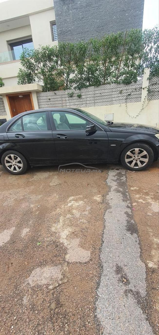 Vend Mercedes 200 (premiere main)
