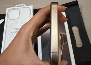 Iphone 16 pro max 256 avec pochet oreginal