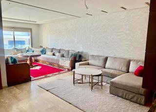 شقة HS 3 غرف 106م² بدون مقابل في كاليفورنيا