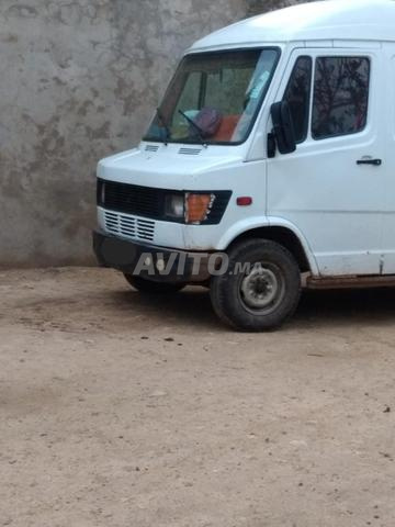 Mercedes-Benz 410 essence manuelle 2008 à Benslimane