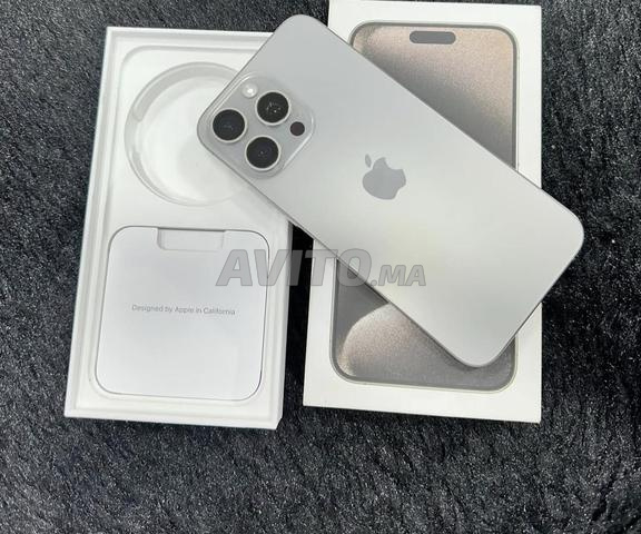 iphone 15 pro max 256Gb très bon état - 2