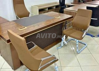 كراسي مكاتب خزائن خشبية من