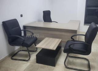 Bureau En Boïs B Retour  A  Ndokp