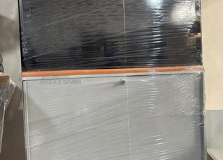 armoire métallique basse avec 2 portes battantes