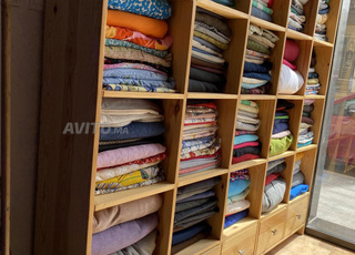 Deux étagères à vendre