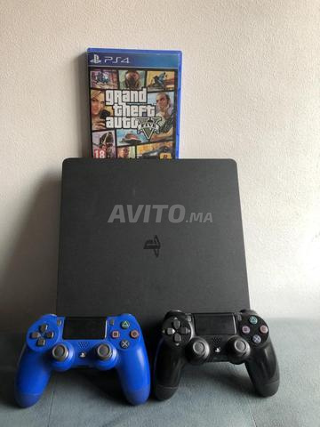 جهاز PS4 Slim سعة 500 جيجابايت بحالة جيدة جدا