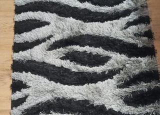 3 tapis, un grand et 2 petits