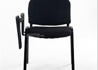 كرسي مدرسي مع طاولة كتابة
