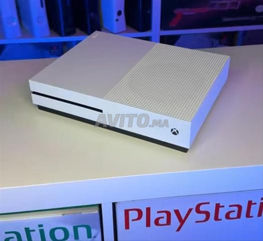 Xbox One S avec manette neuf et Gamepass - 2