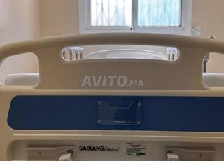 Lit médical à vendre