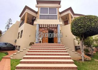 AGA-AG-1006 - فيلا للبيع في حي الداخلة