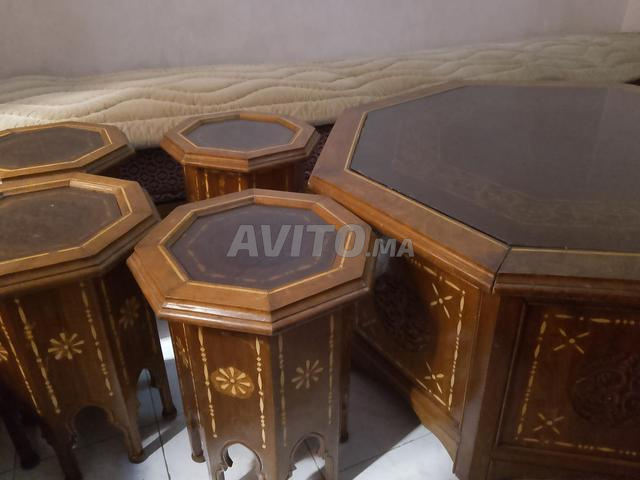 Table et 4 cendriers