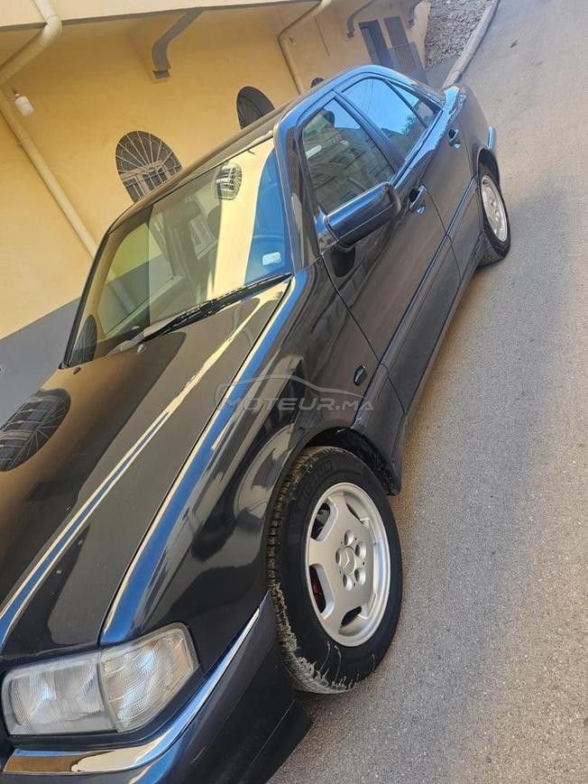 Mercedes-Benz 220 Diesel Manuelle 2000 à Nador