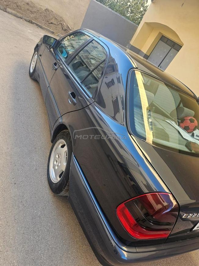 Mercedes-Benz 220 Diesel Manuelle 2000 à Nador