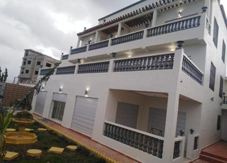 Villa à vendre à Azla avec meubles