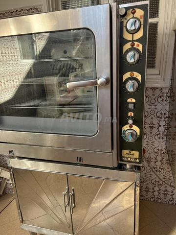 Four professionnel à convection MBM Très bon état