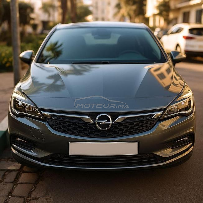 Opel Astra grise -modèle 2022