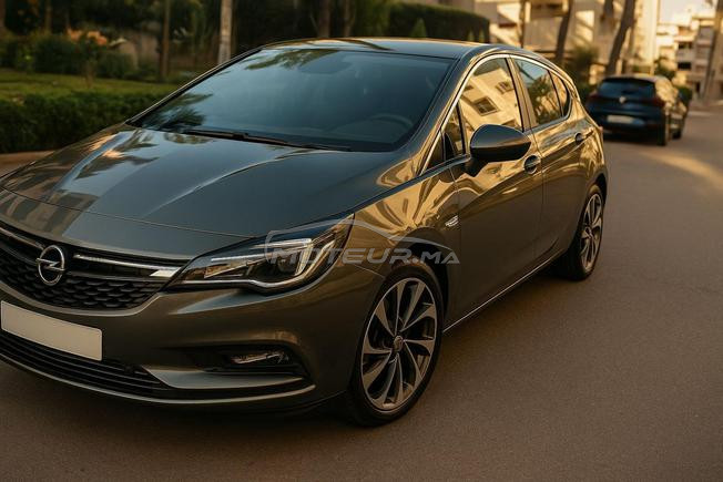 Opel Astra grise -modèle 2022