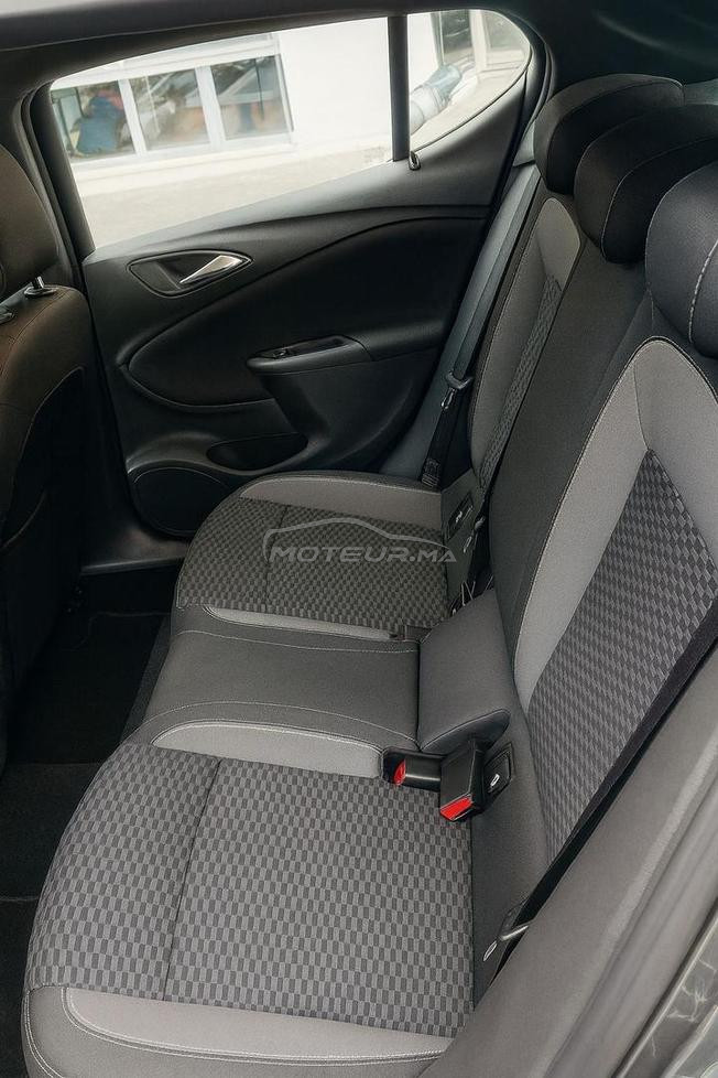 Opel Astra grise -modèle 2022