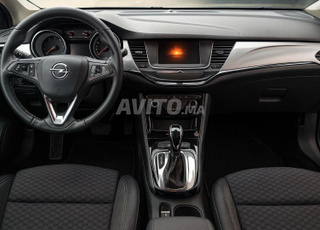 Opel Astra grise -modèle 2022