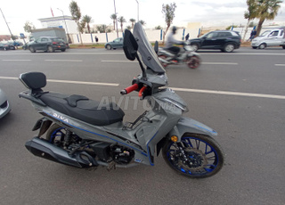 MOTO ADIVA EN TRÈS BON ÉTAT