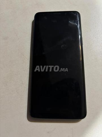 Samsung s9 بحالة جيدة مع شاحن أصلي