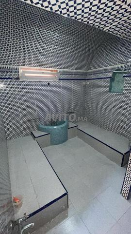 شقة صالون تجميل وحمام للبيع