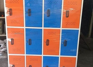 Vestiaire métallique polyvalent avec un design pratique