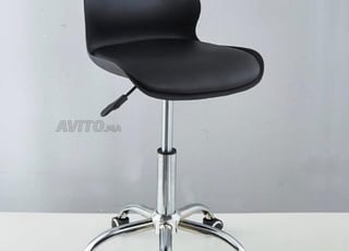 كرسي مكتب في عرض