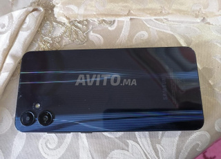 Samsung A05 en très bon état, incassable abîmé