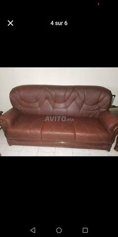 3 كراسي جلد طبيعي