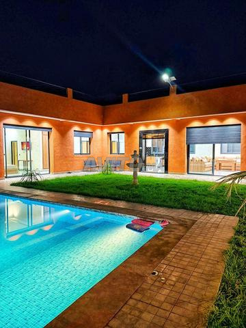 فيلا رائعة بدون مقابل - 2