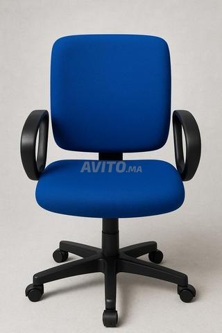 كرسي مكتب دوّار مستعمل بحالة جيدة – قطعتان متوفرتان