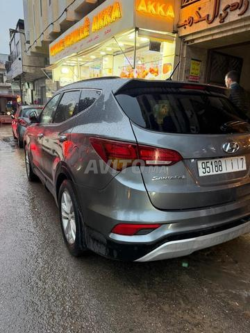 Hyundai Santa Fe ديزل يدوي 2016 في فاس