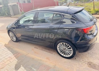 Opel Astra Diesel Automatique à Casablanca