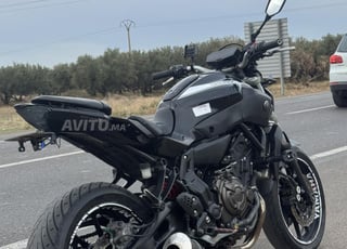 YAMAHA MT-07 Débride Stage 1