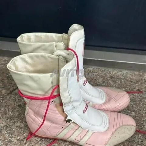 حذاء ملاكمة في حالة جيدة نمرة رجل 39 Adidas