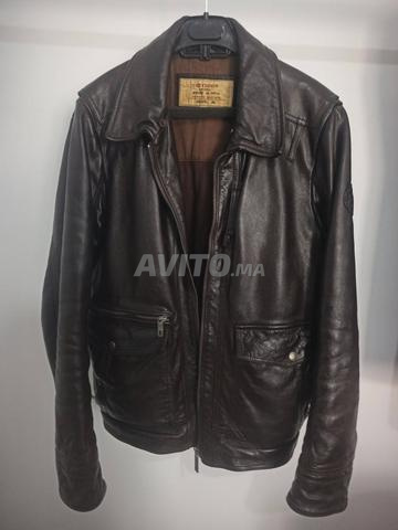 سترة جلدية Chevignon عتيقة