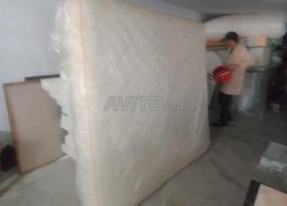 سرير للبيع