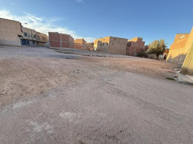 أرض موثقة في مركز المدينة بمساحة 2150 متر مربع