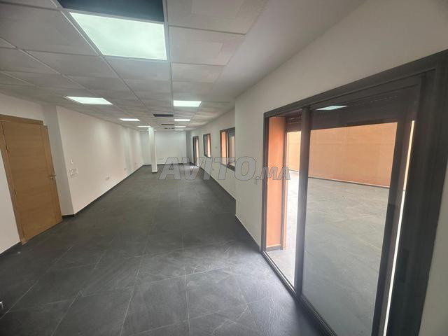 مكاتب بلاتو 90 و 131 متر مربع في كيليز بالقرب من Carré Eden