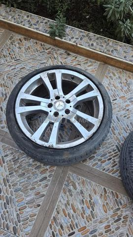 4 جنوط ألومنيوم مرسيدس مع إطارات مستعملة