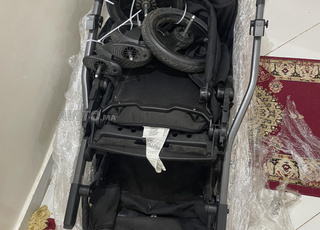 عربة أطفال للتوائم - مريحة