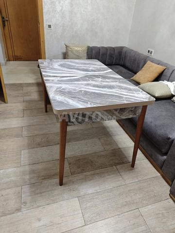 طاولة طعام مع 6 كراسي