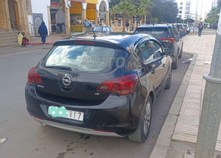 Opel Astra j cosmos 2011 kilométrage 220 000