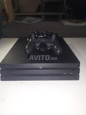 Ps4 pro 1 To avec deux manette très bon etat - 2